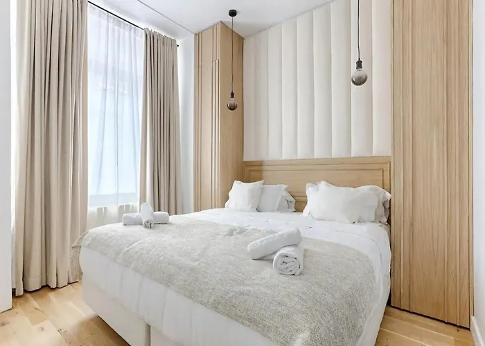 Montparnasse - Modern & Renovated 3Bd For 8 Guests